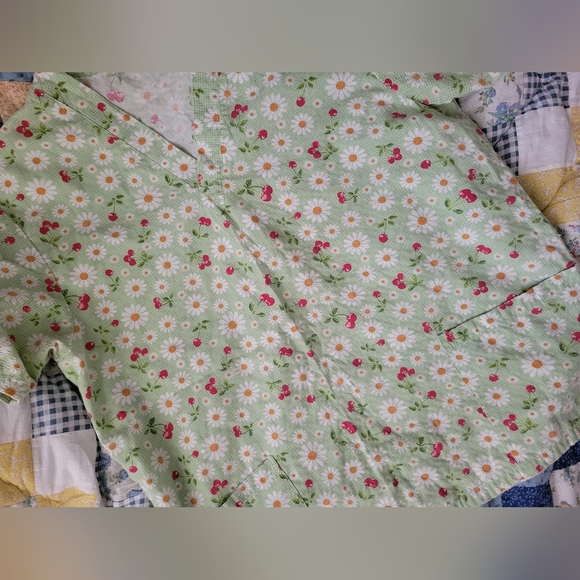 Spring Floral Cherry Scrub Top - Picture 4 of 4